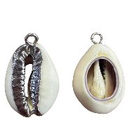Cowrie - Silver Belt with Pendant